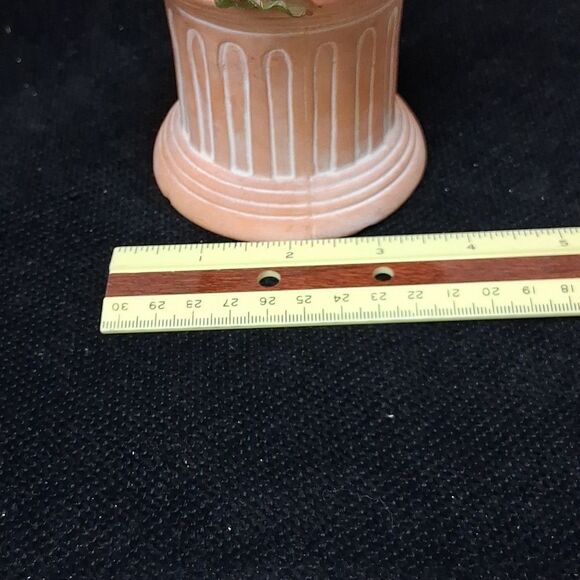 Decorative Succulent Planters with Colorful Leaves - Picture 9 of 9